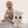 Imc Toys - PEEKAPETS Coniglietto Bianco, Divertente, Dolce e Soffice Peluche che Muove le Orecchie e fa Cucú se gli Schiacci il 