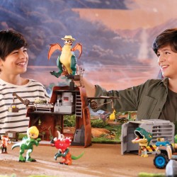 Famosa - ACTION HEROES Dino Camp AtaX, Campo scientifico, con trappole, dinosauri e personaggio, ACN02010