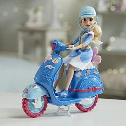 Hasbro Disney Princess - Comfy Squad, Bambola Fashion Cenerentola con Scooter, Casco e Adesivi per Personalizzare, Ispirata al F