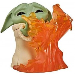 Hasbro - Star Wars Bounty Collection, The Child Action Figure Stopping Fire, Baby Yoda ferma il fuoco, F14795L00