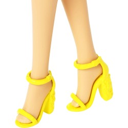 Barbie Bambola con 4 Outfit Diversi e Accessori, GDJ40