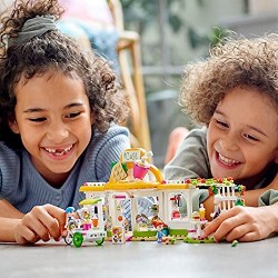 LEGO Friends Il Caffè Biologico di Heartlake, Set Educativo con 3 Mini Bamboline, Giocattoli per Bambini di 6 Anni, 41444
