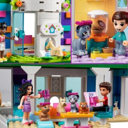 LEGO 41718 - Friends Centro Day Care dei Cuccioli, Parco Giochi per Animali di Heartlake City con Cane e Mini Bamboline - LG4171