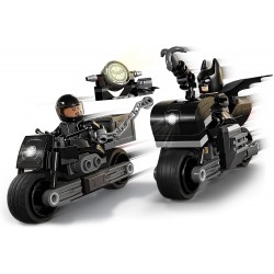LEGO 76179 - Super Heroes Inseguimento sulla Moto di Batman e Selina Kyle, con Motociclette e Bat-Segnale Fosforescente - LG7617