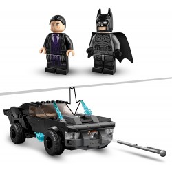 LEGO 76181 - Super Heroes Batmobile: Inseguimento di The Penguin, Macchina Giocattolo con Minifigure Supereroe di Batman - LG761