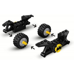 LEGO 76220 - DC Batman Contro Harley Quinn, Set di Action Figure di Supereroi con Skateboard e Moto - LG76220