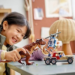 LEGO Jurassic World Inseguimento del Dinosauro Carnotaurus con Elicottero e Camioncino, Giocattoli per Bambini dai 7 Anni in su,