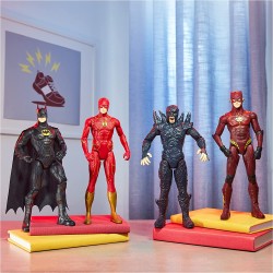 DC Comics, The Flash, Personaggio di Flash da 30 cm con decorazioni originali del film The Flash e 11 punti di articolazione - 6