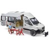 BRUDER 02672 - Mercedes Sprinter Camper con guidatore, set da campeggio con tavolo e stoviglie