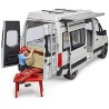 BRUDER 02672 - Mercedes Sprinter Camper con guidatore, set da campeggio con tavolo e stoviglie