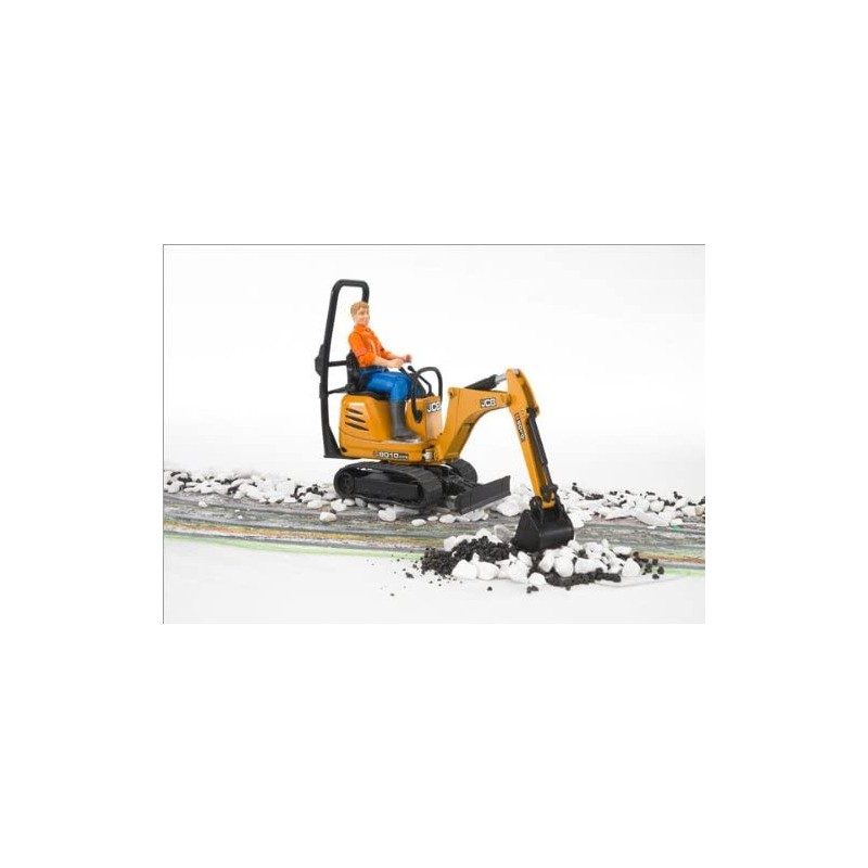 BRUDER 62002 - Bworld JCB 8010 CTS Escavatore Micro con figura