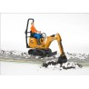 BRUDER 62002 - Bworld JCB 8010 CTS Escavatore Micro con figura