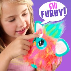 Hasbro - Furby Corallo, giocattolo interattivo a comando vocale, 15 accessori alla moda, peluche elettronico animatronico - F674