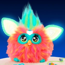 Hasbro - Furby Corallo, giocattolo interattivo a comando vocale, 15 accessori alla moda, peluche elettronico animatronico - F674