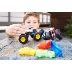Hot Wheels - Monster Truck Veicolo a Sorpresa in Scala 1:64 con Ruote Giganti, da Collezione - FYJ44