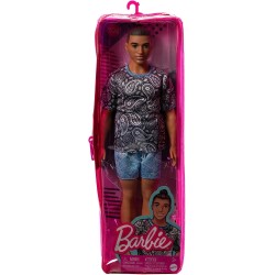 Mattel - Barbie - Barbie Fashionistas, bambola Ken con capelli castani raccolti in uno chignon, t-shirt e shorts con motivo cach
