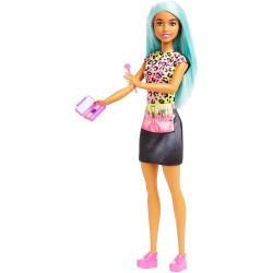 Mattel - Barbie Carriere - Carriera Make-up, bambola dai capelli blu, top colorato a stampa leopardata e scarpe rosa con plateau