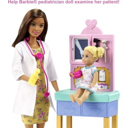 Mattel - Barbie -Carriere Playset Pediatra con Bambola Bruna, Neonato, Camice e Accessori, Giocattolo per Bambini 3+ Anni - GTN5