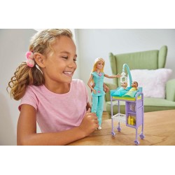 Mattel - Barbie Carriere Playset Pediatra Bionda con 2 Neonati e Accessori - GKH23