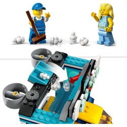 LEGO - City Autolavaggio, Set con Spazzole Rotanti, Macchina Giocattolo e 2 Minifigure - 60362