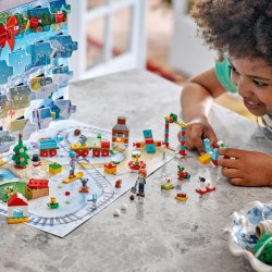 LEGO 41758 - Friends Calendario dell Avvento 2023, 24 Regali a Sorpresa tra cui 8 Figure di Animali e 2 Mini Bamboline, Giocatto