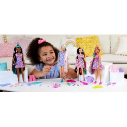 Mattel - Barbie - Super Chioma Bambola Petite con abito a cuori, capelli fantasia lunghi 21,6 cm, 15 accessori alla moda - 8 con