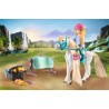 PLAYMOBIL Horses of Waterfall 71354 - Area di cura e lavaggio per cavalli, giri in lungo e in largo e selfie in comune