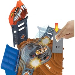 Mattel - Hot Wheels Monster Trucks Arena degli Scontri, Sfida in Testacoda con Tiger Shark, playset con un truck e 2 macchinine 