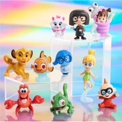 Disney 100 - Confezione Small But Mighty, giocattolo da collezione con personaggi Disney, include 8 figure diverse, licenza uffi