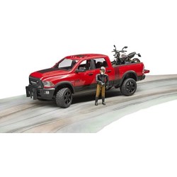 BRUDER 02502 â€“ Veicolo RAM 2500 Power Wagon con Moto Scrambler Ducati Desert Sled e Personaggio