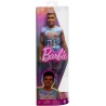 Mattel - Barbie Ken Fashionistas n.212, Capelli castani e Protesi alla Gamba, con Maglia Los Angeles, Pantaloncini Viola e Sneak