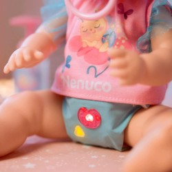 Famosa - Nenuco - pannolino magico, bambola con pannolino elettronico, con accessori per la cura, 700017205