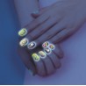 Clementoni - Crazy Chic - Shiny Nails - Kit finte, Set Bambina 6 Anni Decora Unghie Fluorescenti, Trousse smalti, Regalo per Man