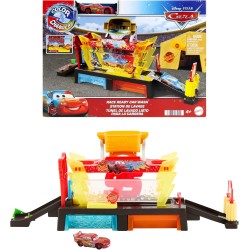 Mattel CARS - Autolavaggio Corsa Cambia Colore, playset Disney Pixar con rampa e vasca lungo 50+ cm, include il veicolo Saetta M