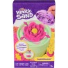 Kinetic Sand SquishBlossom, Fiore Che Sboccia, Set con 227 g di Sabbia Giallo e Rosa Neon, Vaso e Formine Incluse, Giocattolo C