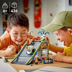 LEGO 60460 City Nessun Limite: Gara sulla Pista a Rampe - Giocattolo da Costruire con 2 Modelli di Auto da Corsa, 4 Minifigure 