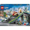 LEGO 60460 City Nessun Limite: Gara sulla Pista a Rampe - Giocattolo da Costruire con 2 Modelli di Auto da Corsa, 4 Minifigure 