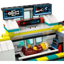 LEGO 60465 City Aereo Ambulanza di Emergenza - Aeroplano Giocattolo Medico, con 4 Minifigure Inclusi un Medico e un Pilota, Gat