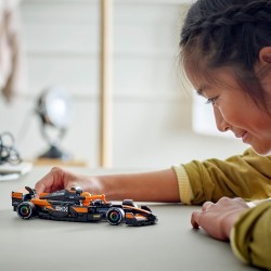 LEGO 77251 Speed Champions Auto da Corsa McLaren F1 Team MCL38 Macchina Giocattolo da Collezione con Minifigure del Pilota
