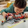 LEGO 60443 City Pit Stop e Meccanici con Monoposto Ferrari F1 - Kit Officina da Costruire con Macchina Giocattolo, Minifigure e