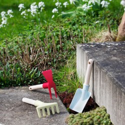 Theo Klein 7681 Attrezzi da giardino I Inclusi paletta a mano, rastrello e zappa doppia con manico corto in legno I Plastica ri