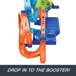 Hot Wheels - Mega Loop Super Scontri, pista ripiegabile con 3 anelli, zona di scontro a 3 corsie e boost motorizzato, include u