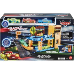 Mattel CARS - Garage Fluo di Cooper Canyon, playset Glow Racers a 2 piani con 3 auto luminose incluse, officina e ascensore fun