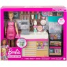 Mattel Barbie - Playset La Caffetteria, con Bambola Curvy Bionda, Macchina per Caffè, Bancone e Oltre 20 Accessori, GMW03