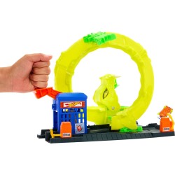 Hot Wheels - Attacco del Serpente, Set con Stazione di Servizio e Pista Spirale, 2 modalità di Gioco e Veicolo in Scala 1:64 In