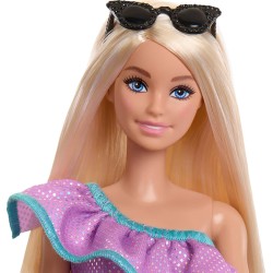 Mattel - Barbie Fashionista Moda Notte con abiti ed accessori, HYT61