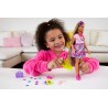 Barbie - Super Chioma bambola curvy con abito a fiori, capelli fantasia lunghi 21,6 cm, 15 accessori alla moda - 8 con effetto