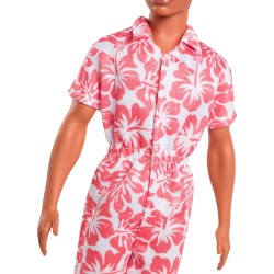 Barbie - Ken Fashionistas n. 235, bambola con capelli castani raccolti in trecce, tuta corallo con stampa hawaiana e sandali ve