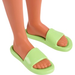 Barbie - Ken Fashionistas n. 235, bambola con capelli castani raccolti in trecce, tuta corallo con stampa hawaiana e sandali ve