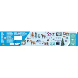 PLAYMOBIL Christmas 71952 Baking at the Riding Café Set da gioco con statuine, Calendario dell’Avvento Cavalli della cascata